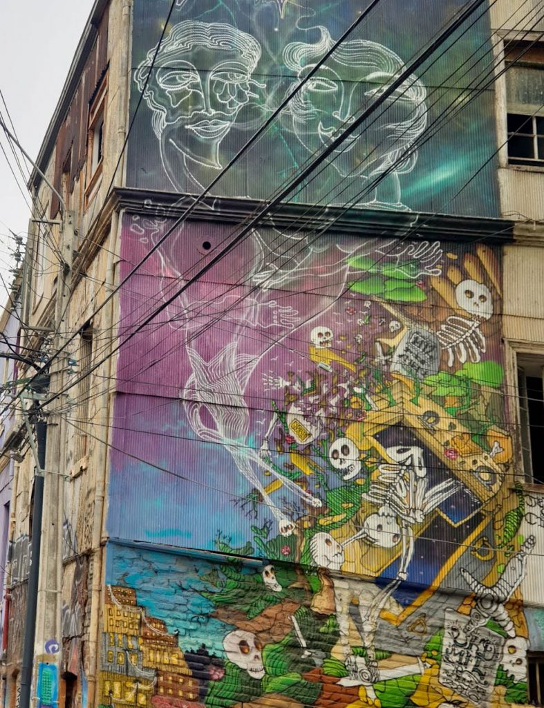 Artwork located in Avenida Elias - Valparaiso